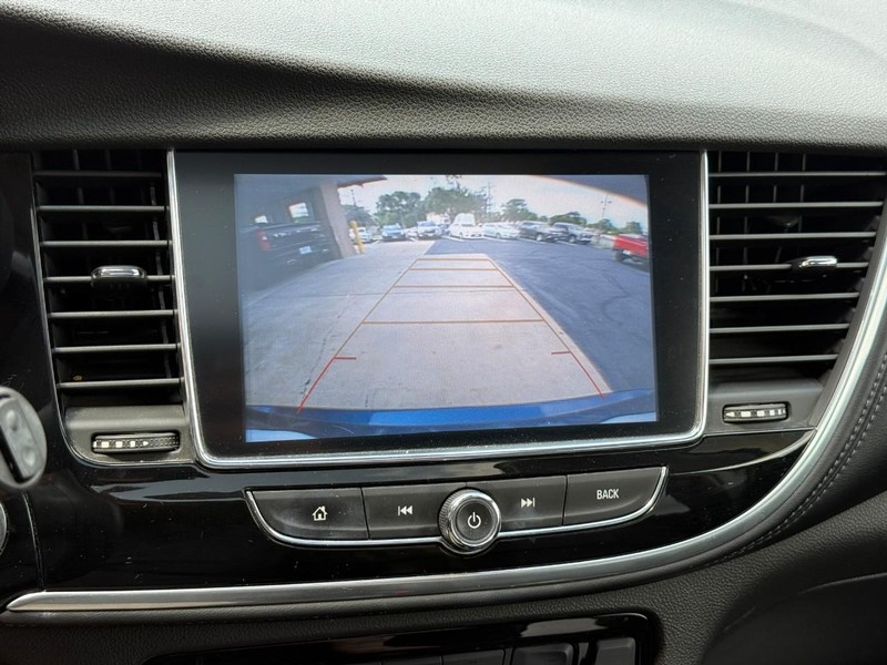 Buick Encore Vehicle Full-screen Gallery Image 23