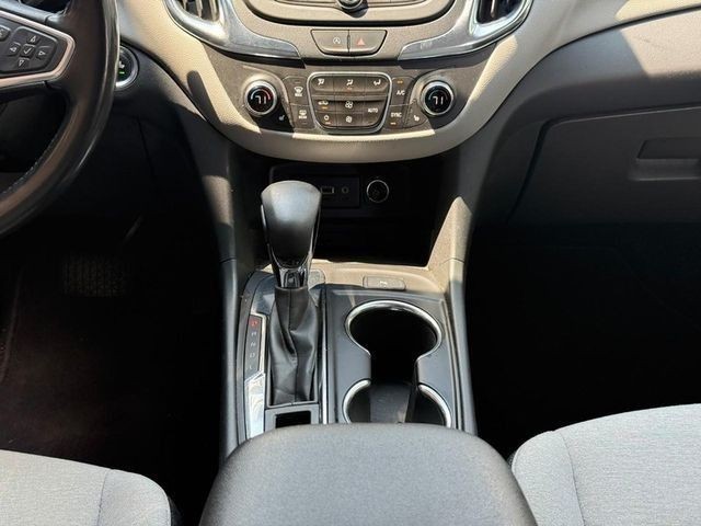 Chevrolet Equinox Vehicle Full-screen Gallery Image 15