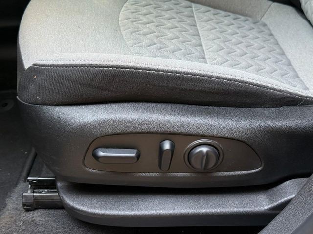Chevrolet Equinox Vehicle Full-screen Gallery Image 18