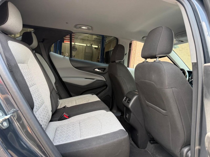 Chevrolet Equinox Vehicle Full-screen Gallery Image 10