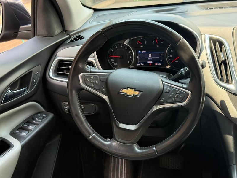 Chevrolet Equinox Vehicle Full-screen Gallery Image 12