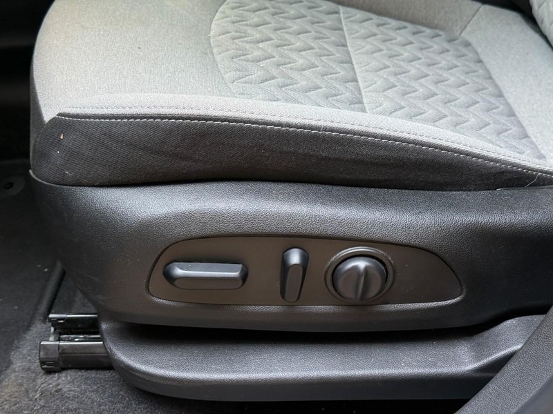 Chevrolet Equinox Vehicle Full-screen Gallery Image 18