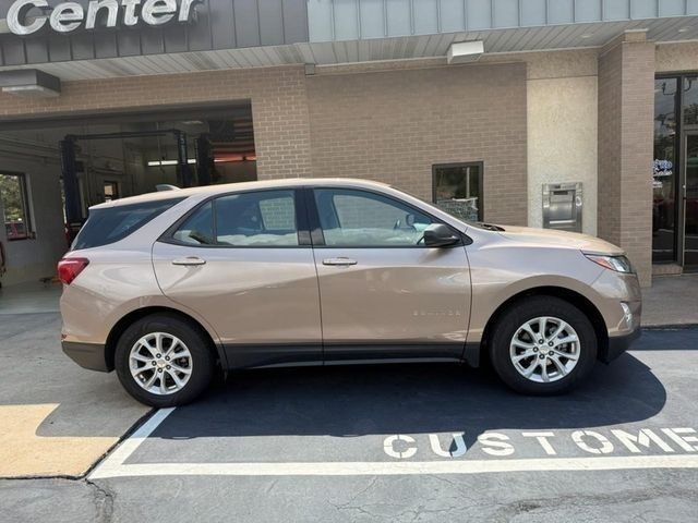 Chevrolet Equinox Vehicle Full-screen Gallery Image 2