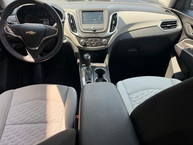 Chevrolet Equinox Vehicle Full-screen Gallery Image 10