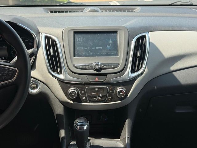 Chevrolet Equinox Vehicle Full-screen Gallery Image 12