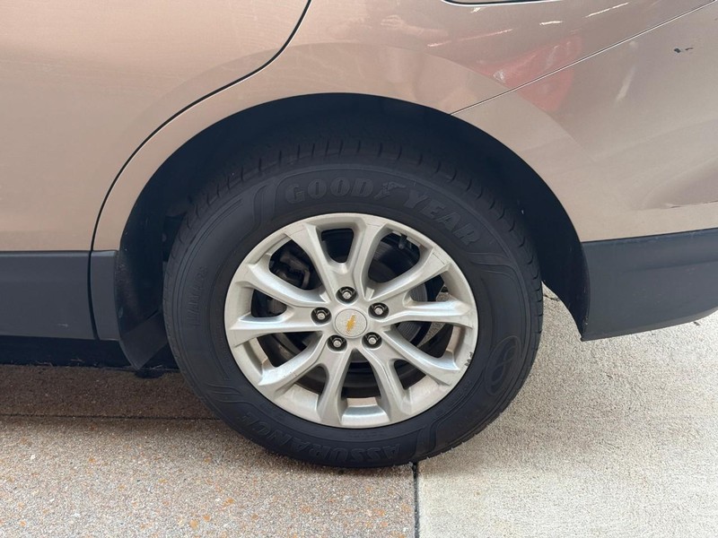 Chevrolet Equinox Vehicle Full-screen Gallery Image 4