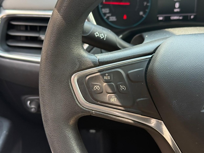 Chevrolet Equinox Vehicle Full-screen Gallery Image 18