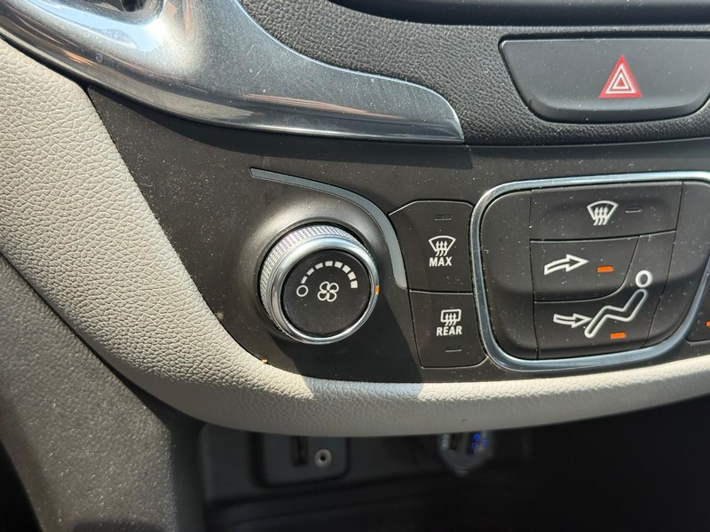 Chevrolet Equinox Vehicle Full-screen Gallery Image 21