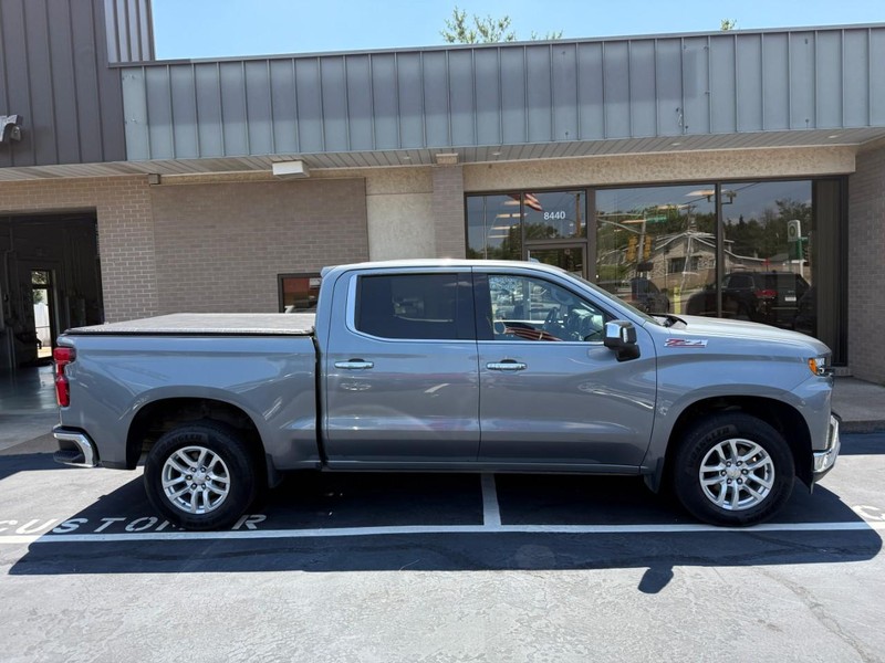 Chevrolet Silverado 1500 Vehicle Full-screen Gallery Image 02