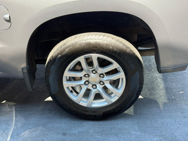 Chevrolet Silverado 1500 Vehicle Full-screen Gallery Image 05