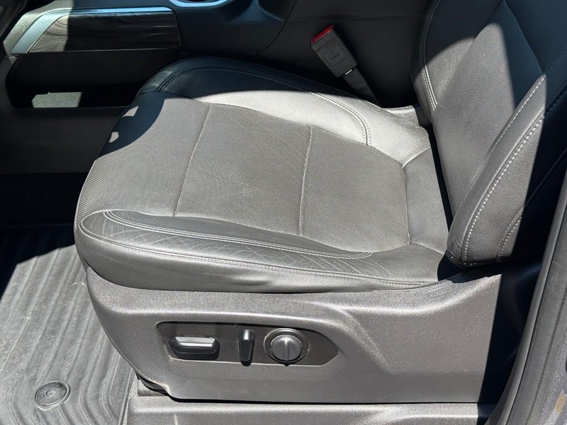 Chevrolet Silverado 1500 Vehicle Full-screen Gallery Image 17
