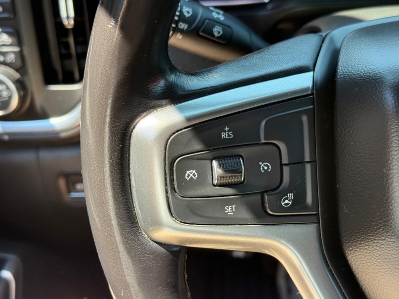 Chevrolet Silverado 1500 Vehicle Full-screen Gallery Image 19