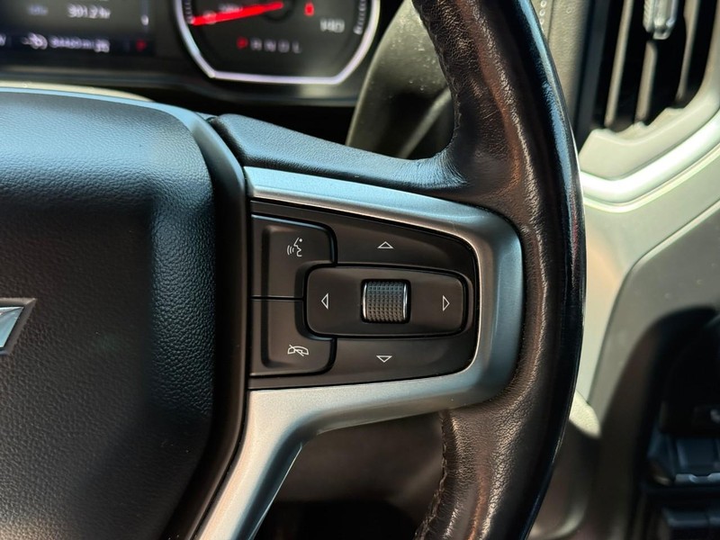 Chevrolet Silverado 1500 Vehicle Full-screen Gallery Image 20