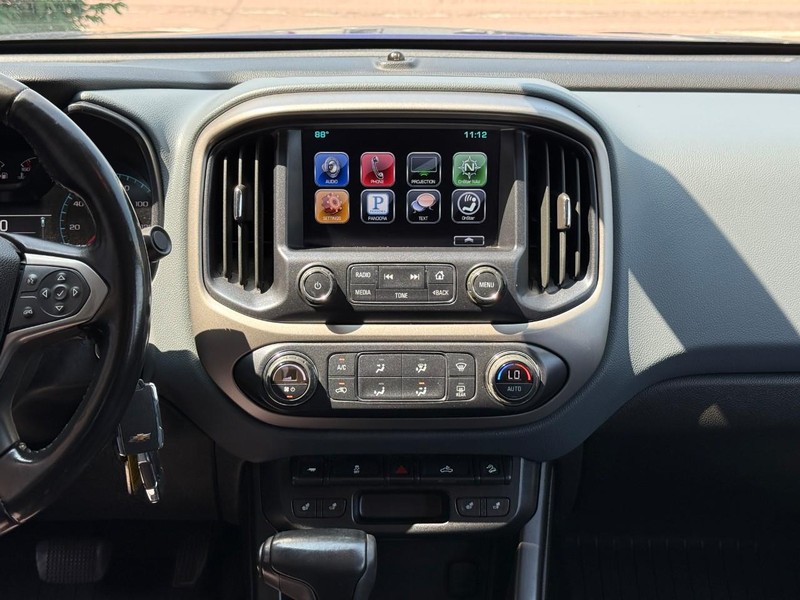 Chevrolet Colorado Vehicle Full-screen Gallery Image 12
