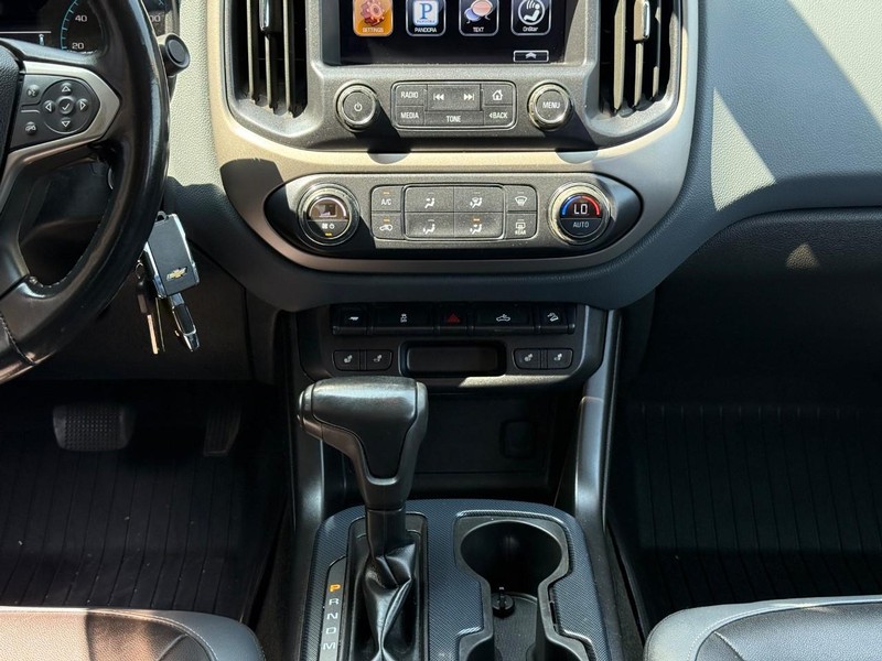 Chevrolet Colorado Vehicle Full-screen Gallery Image 13