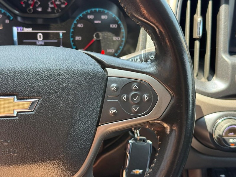 Chevrolet Colorado Vehicle Full-screen Gallery Image 18