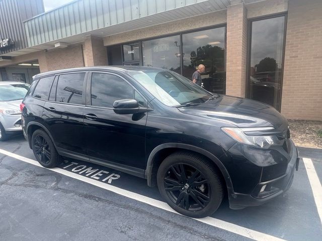 Honda Passport Vehicle Full-screen Gallery Image 3