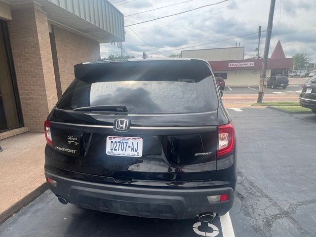 Honda Passport Vehicle Full-screen Gallery Image 4