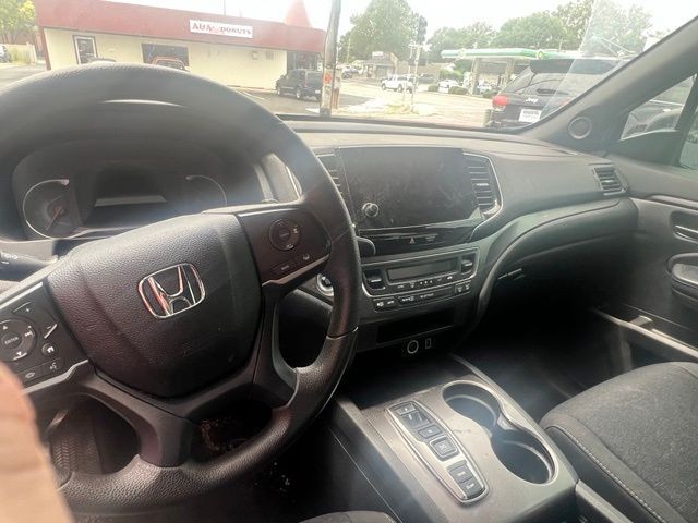 Honda Passport Vehicle Full-screen Gallery Image 6