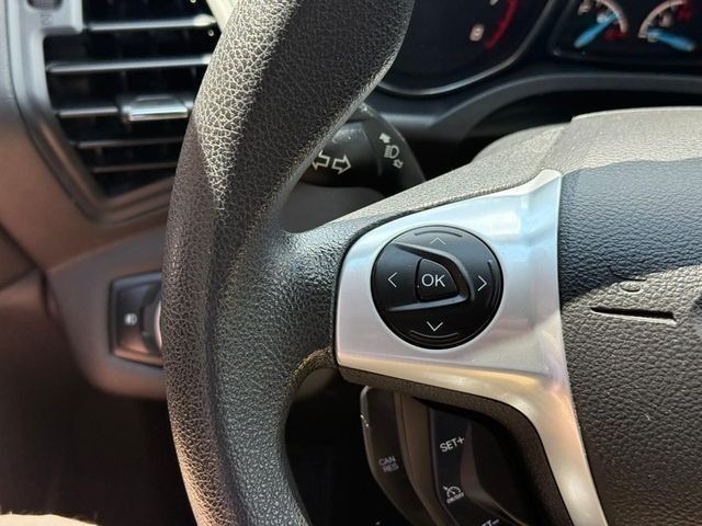 Ford Escape Vehicle Full-screen Gallery Image 20