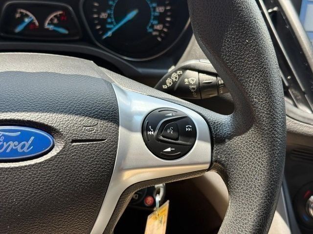 Ford Escape Vehicle Full-screen Gallery Image 21