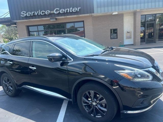 Nissan Murano Vehicle Full-screen Gallery Image 03