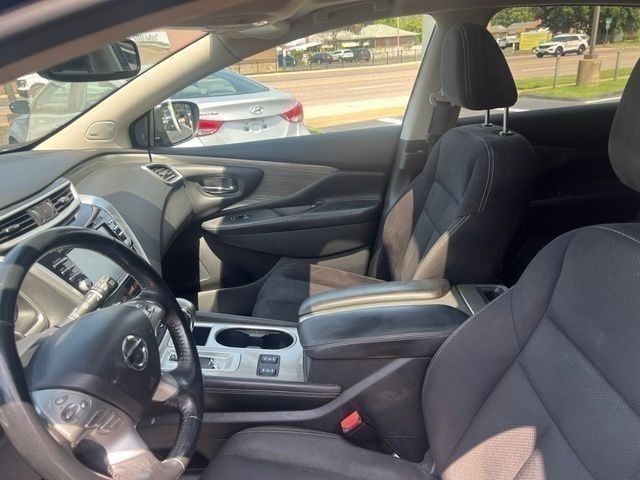 Nissan Murano Vehicle Full-screen Gallery Image 06