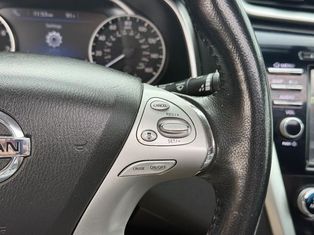 Nissan Murano Vehicle Full-screen Gallery Image 22