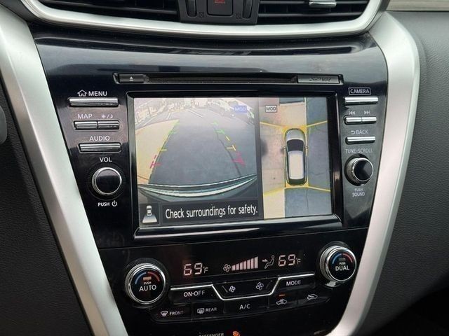 Nissan Murano Vehicle Full-screen Gallery Image 26