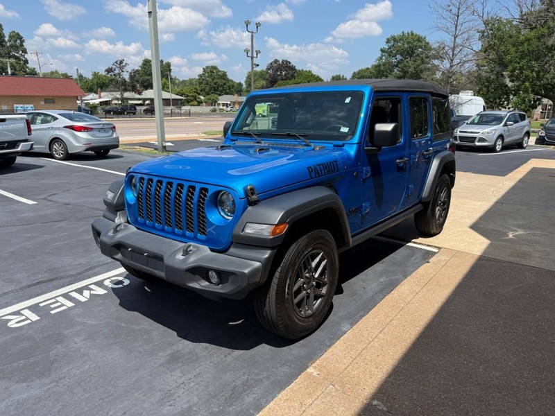 Jeep Wrangler Vehicle Full-screen Gallery Image 08
