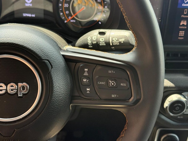 Jeep Wrangler Vehicle Full-screen Gallery Image 18