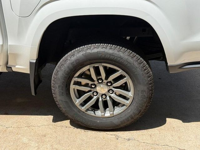Chevrolet Colorado Vehicle Full-screen Gallery Image 5