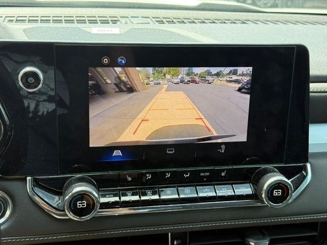 Chevrolet Colorado Vehicle Full-screen Gallery Image 23