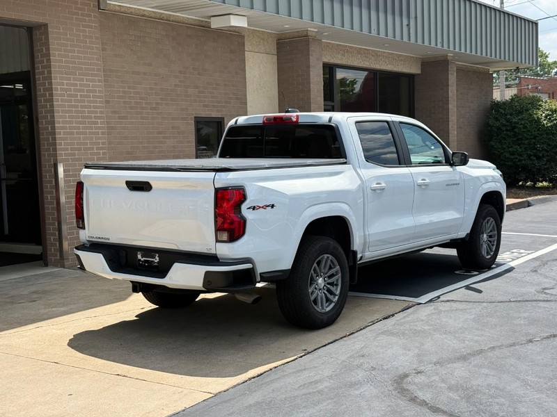 Chevrolet Colorado Vehicle Full-screen Gallery Image 03