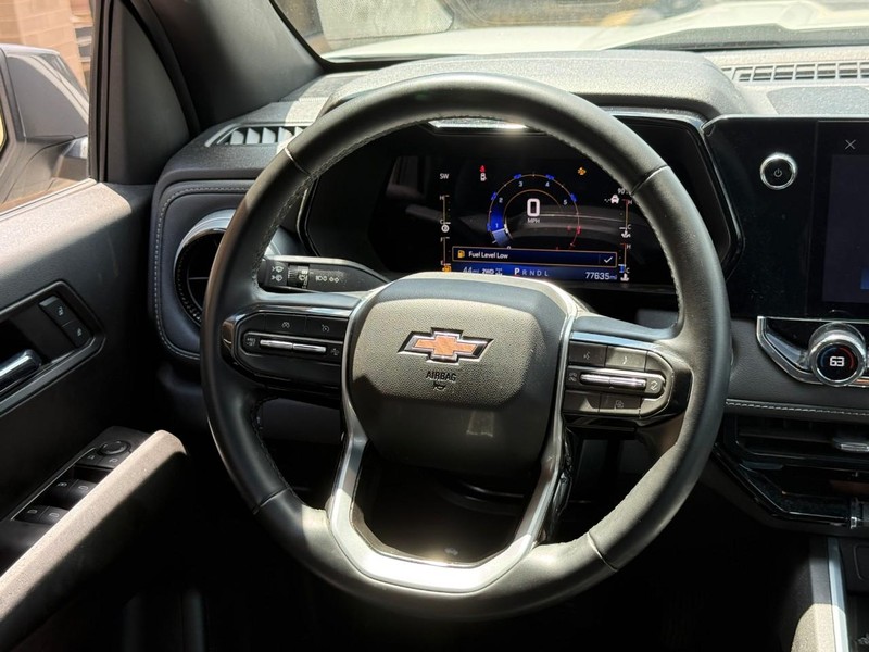 Chevrolet Colorado Vehicle Full-screen Gallery Image 12