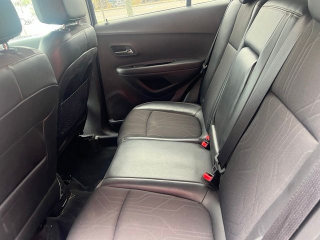 Chevrolet Trax Vehicle Full-screen Gallery Image 8