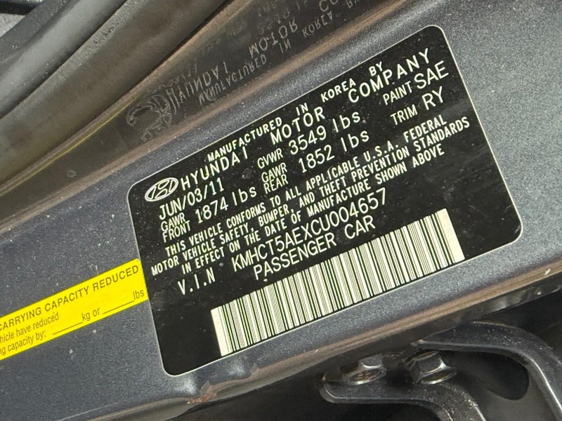 Hyundai Accent 5-Door Vehicle Full-screen Gallery Image 21