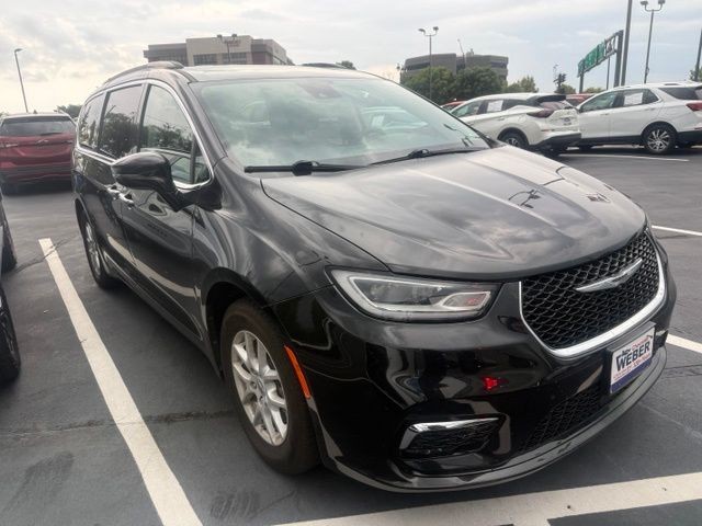 Chrysler Pacifica Vehicle Full-screen Gallery Image 4