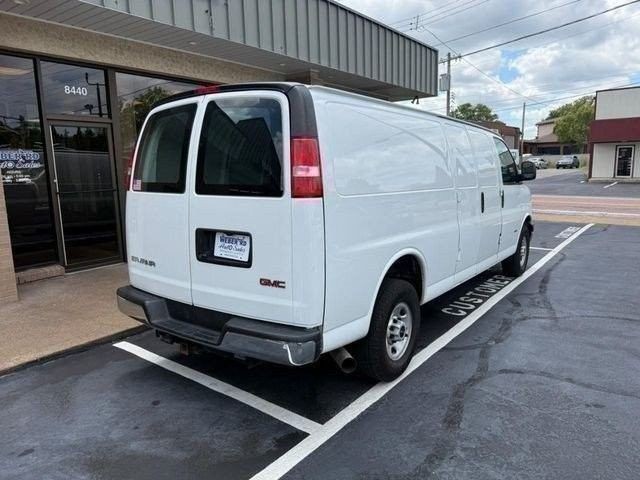 GMC Savana Cargo Van Vehicle Full-screen Gallery Image 3