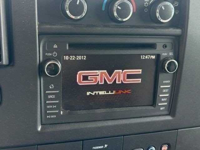 GMC Savana Cargo Van Vehicle Full-screen Gallery Image 19