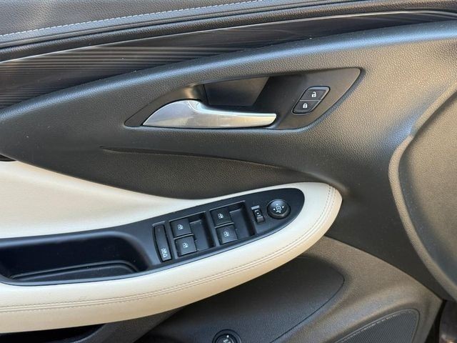 Buick Envision Vehicle Full-screen Gallery Image 15