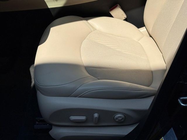 Buick Envision Vehicle Full-screen Gallery Image 16