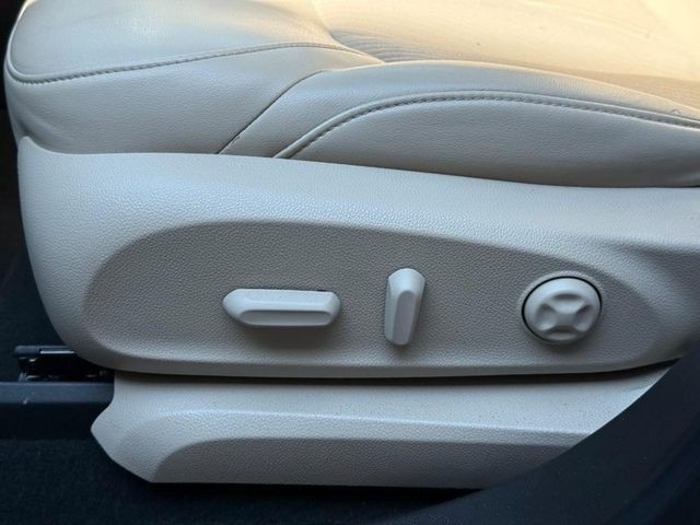 Buick Envision Vehicle Full-screen Gallery Image 17