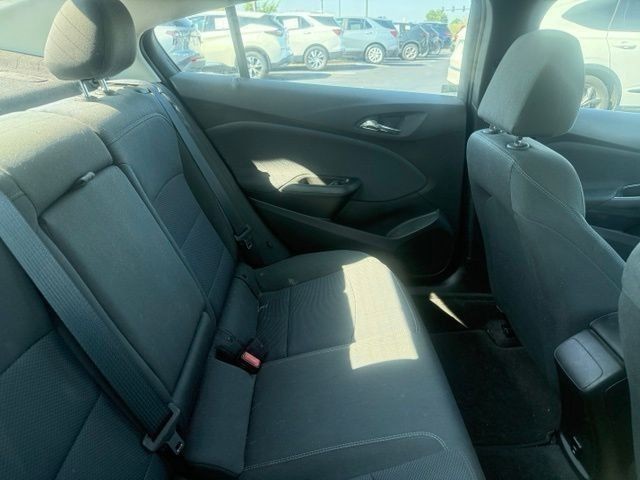 Chevrolet Cruze Vehicle Full-screen Gallery Image 04