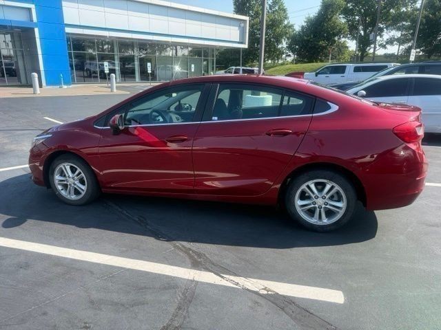 Chevrolet Cruze Vehicle Full-screen Gallery Image 07