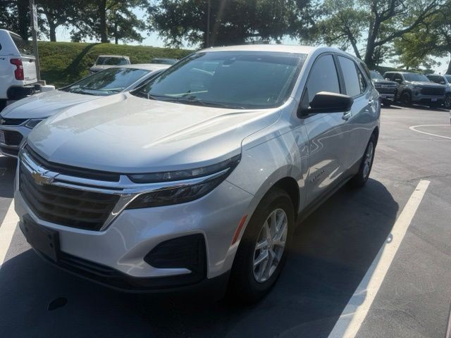 Chevrolet Equinox Vehicle Full-screen Gallery Image 2
