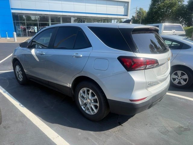 Chevrolet Equinox Vehicle Full-screen Gallery Image 3