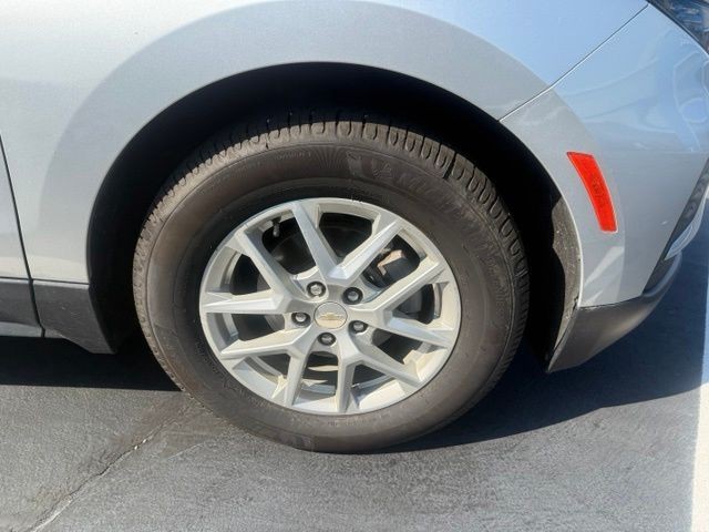 Chevrolet Equinox Vehicle Full-screen Gallery Image 5
