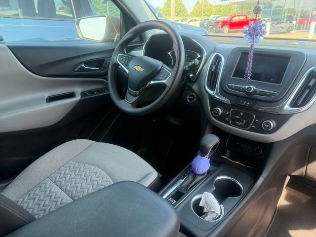 Chevrolet Equinox Vehicle Full-screen Gallery Image 7