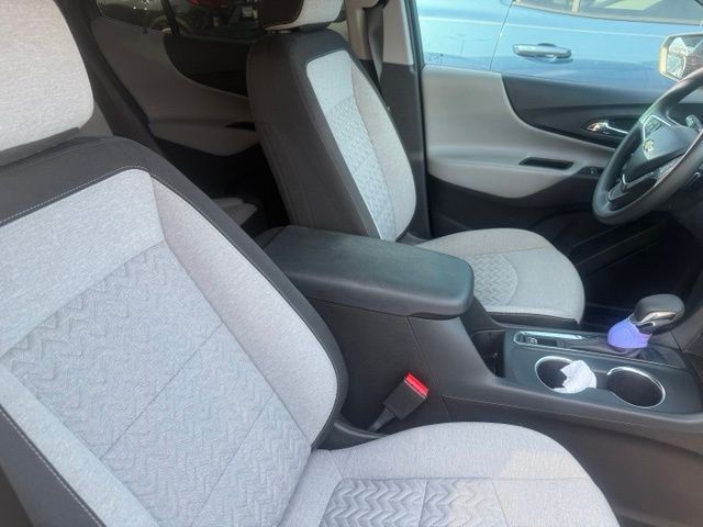 Chevrolet Equinox Vehicle Full-screen Gallery Image 8